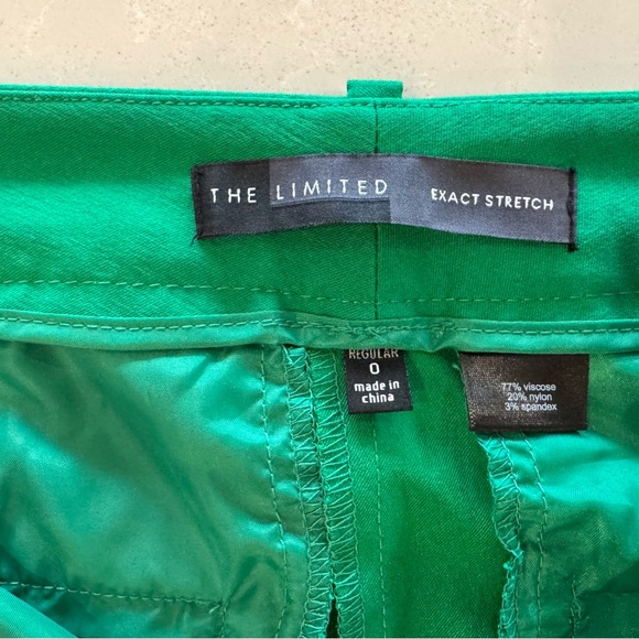 The Limited Women’s Suit. One-Button Blazer (XS) & Straight Leg Trouser (0) - Picture 10 of 16